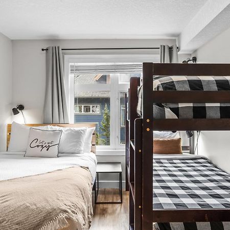 Charming 1 Bdrm Plus Loft With Views Managed By Little Sister Getaways キャンモア エクステリア 写真