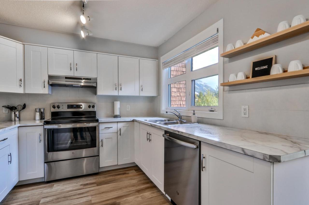Charming 1 Bdrm Plus Loft With Views Managed By Little Sister Getaways キャンモア エクステリア 写真