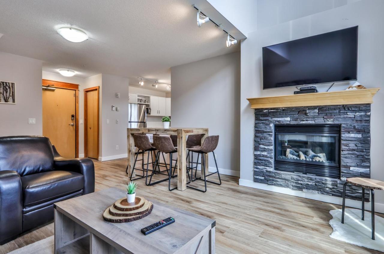 Charming 1 Bdrm Plus Loft With Views Managed By Little Sister Getaways キャンモア エクステリア 写真