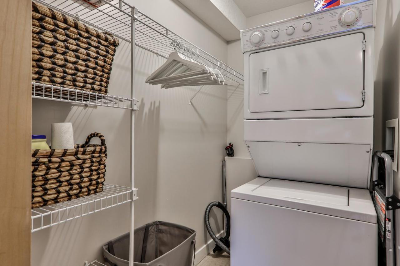 Charming 1 Bdrm Plus Loft With Views Managed By Little Sister Getaways キャンモア エクステリア 写真