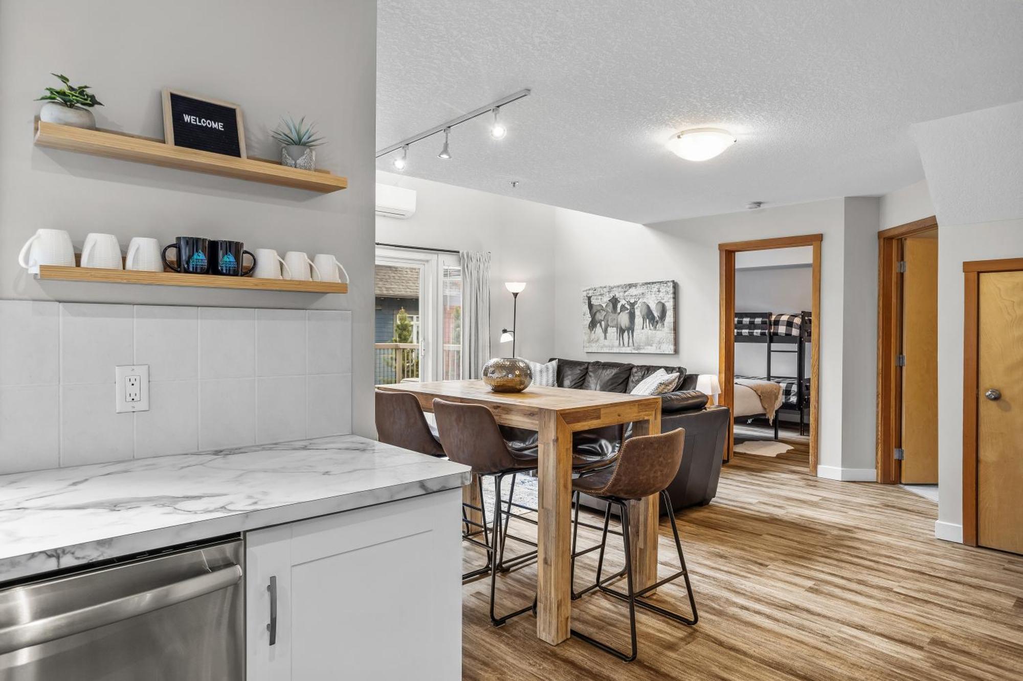 Charming 1 Bdrm Plus Loft With Views Managed By Little Sister Getaways キャンモア エクステリア 写真