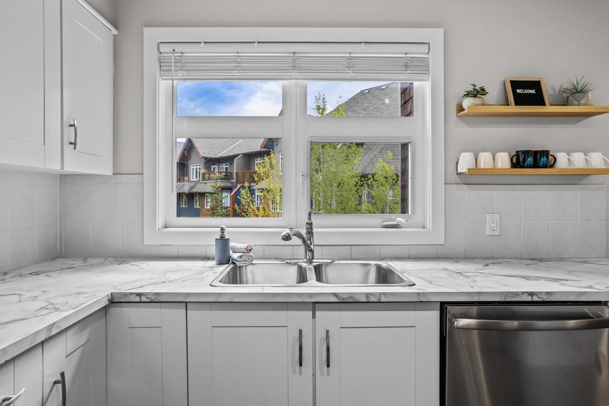 Charming 1 Bdrm Plus Loft With Views Managed By Little Sister Getaways キャンモア エクステリア 写真