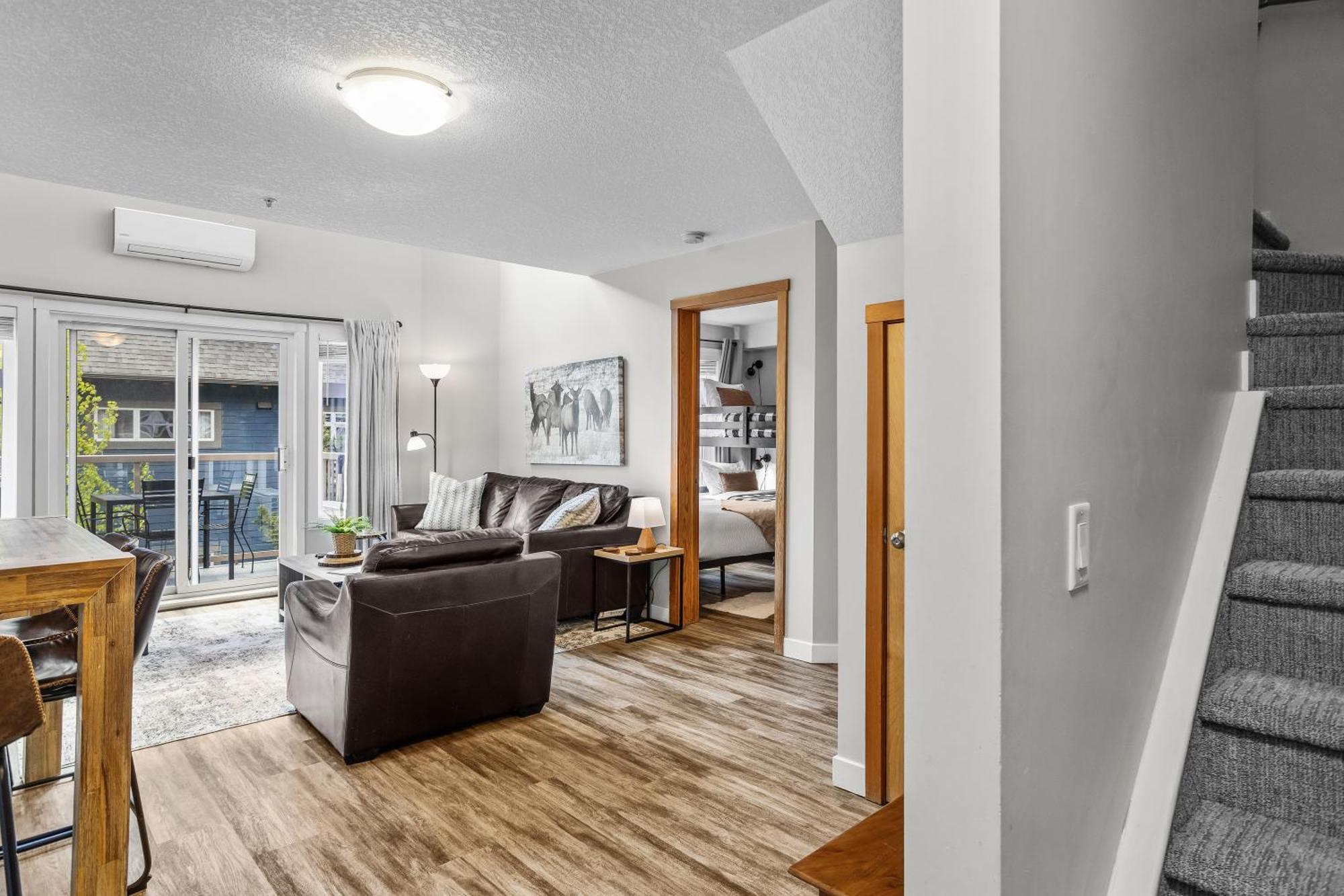 Charming 1 Bdrm Plus Loft With Views Managed By Little Sister Getaways キャンモア エクステリア 写真