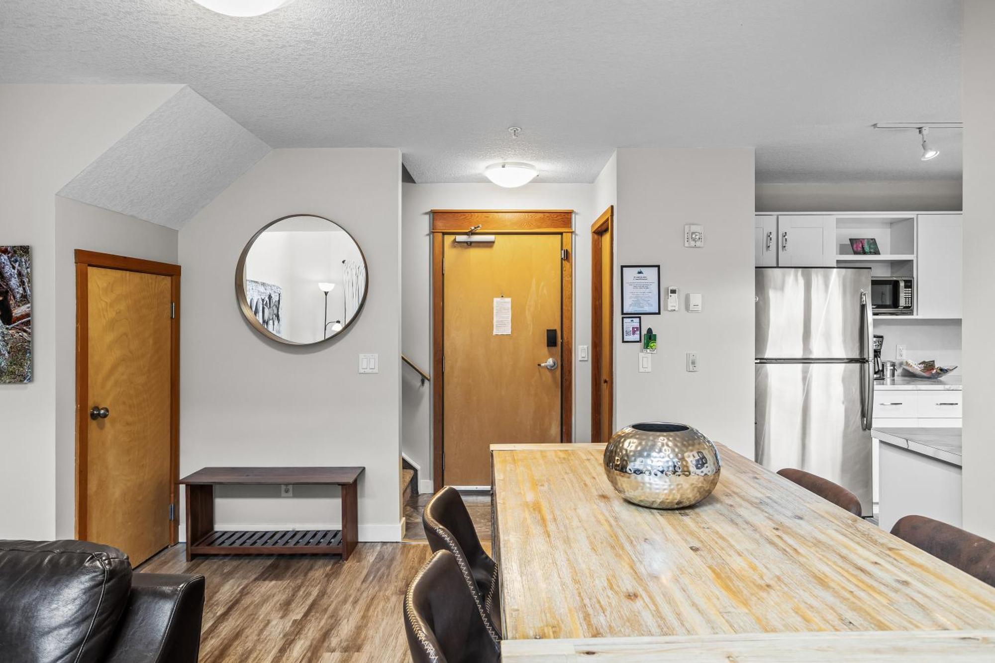 Charming 1 Bdrm Plus Loft With Views Managed By Little Sister Getaways キャンモア エクステリア 写真